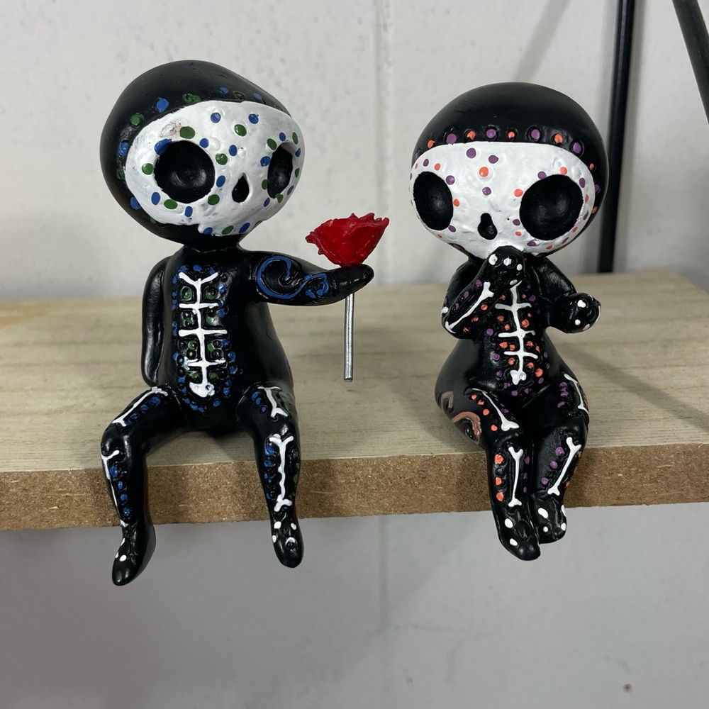 Sugar Skull Couple Figurines